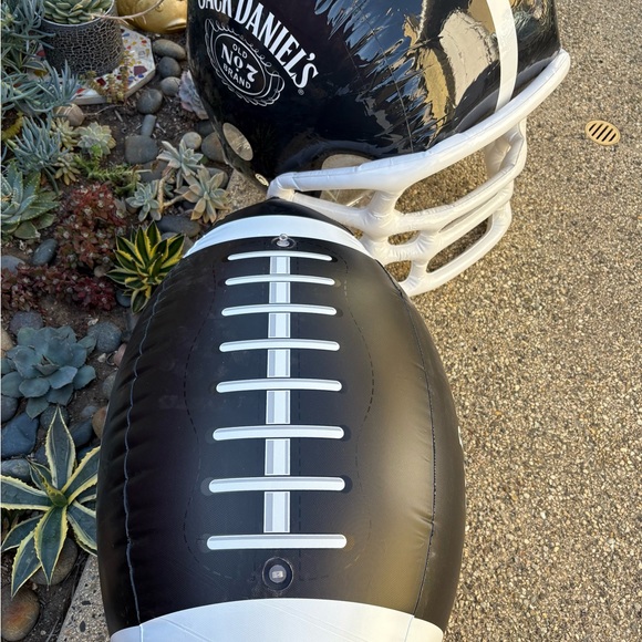 Jack Daniel’s Football Set - Picture 11 of 16